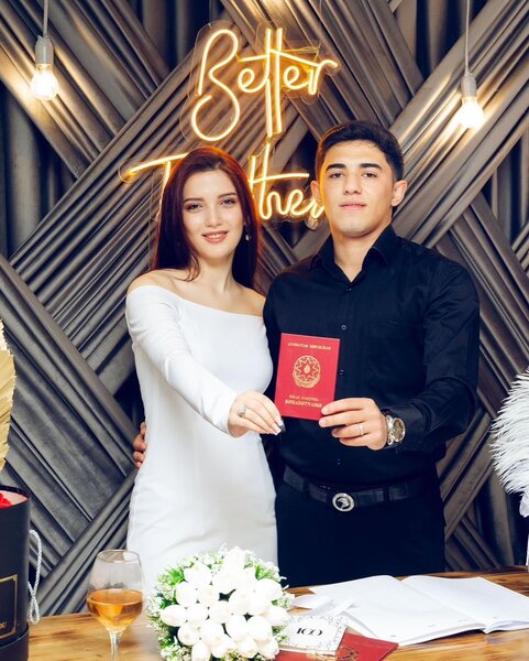 Sevil Gəncə terrorunda onu dağıntılar altından çıxaran oğlanla ailə qurdu - Fotolar