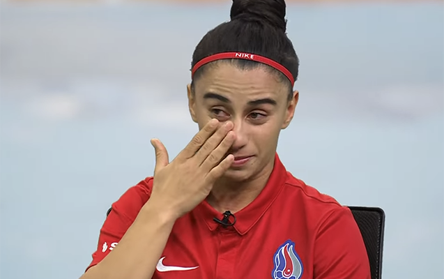 Millimizin kapitanı efirdə mərhum anasından danışıb ağladı - VİDEO