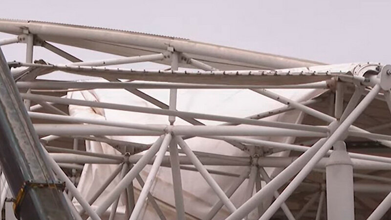 Respublika stadionundan yıxılan fəhlə xəstəxanada öldü