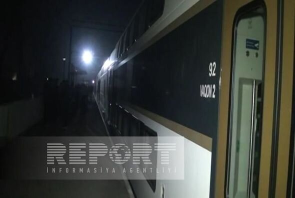 Ağstafa-Bakı sürət qatarı yolda qalıb - FOTO
