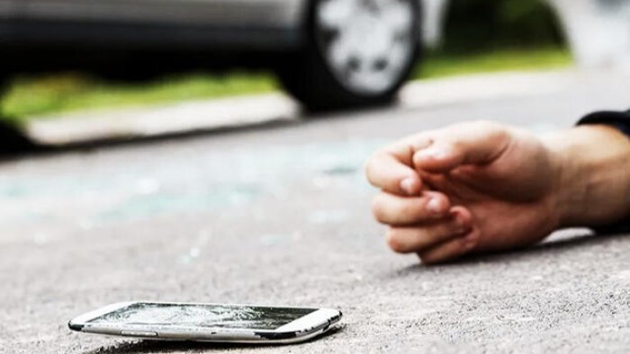 Bakıda avtomobil 27 yaşlı gənci vurub