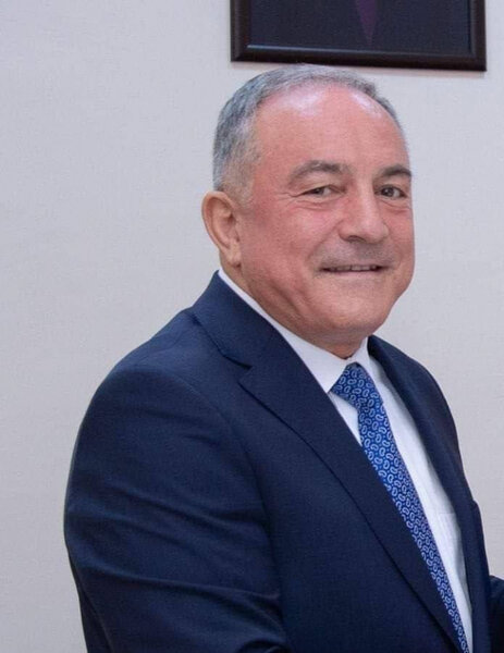 Azərbaycanda bu universitetin rektoru əməkdaşlarına pul mükafatı verib