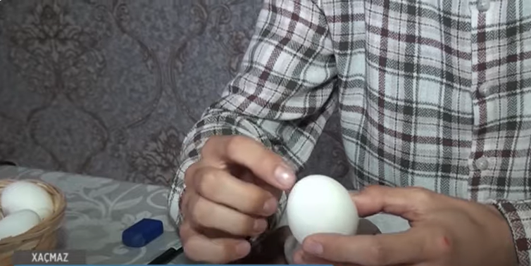 Bu yumurtanın qiyməti 50 MANATDIR- MARAQLI GÖRÜNTÜLƏR - VİDEO