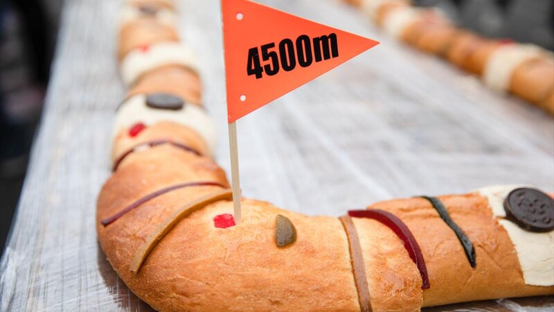 Bişirdikləri ilə Ginnesin Rekordlar kitabına düşdülər - Fotolar