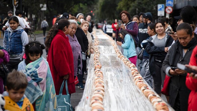 Bişirdikləri ilə Ginnesin Rekordlar kitabına düşdülər - Fotolar
