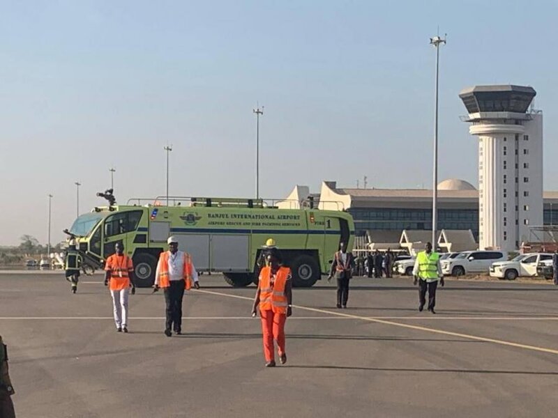 Futbolçu huşunu itirdi, milli komandanın təyyarəsi təcili eniş etdi