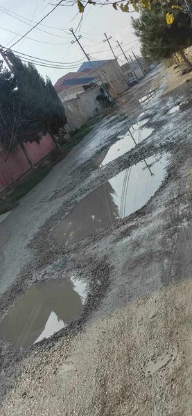 Suraxanı sakinləri RİH-dən narazıdır: 3 il əvvəl "təmir olunan" yol bu vəziyyətə necə düşüb? (FOTO)