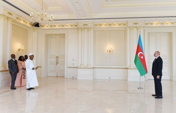İlham Əliyev Syerra-Leonenin ölkəmizdə yeni təyin olunmuş səfirinin etimadnaməsini qəbul edib - FOTO