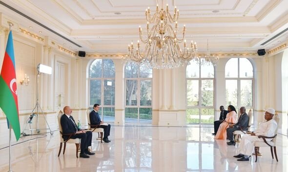 İlham Əliyev Syerra-Leonenin ölkəmizdə yeni təyin olunmuş səfirinin etimadnaməsini qəbul edib - FOTO