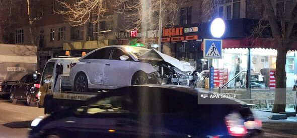 Bakıda FHN-in texnikası qəzaya uğrayıb: Xəsarət alanlar var - FOTO