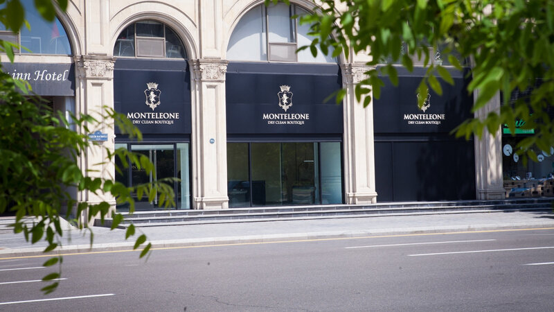 "Monteleone" 4 min cərimələndi: İdman ayaqqabısı yarasız hala salınıb