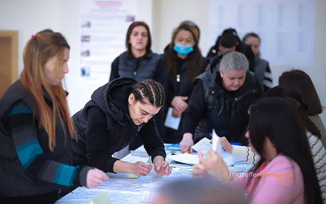 Qadın məhbuslar da səs verdilər - Fotolar