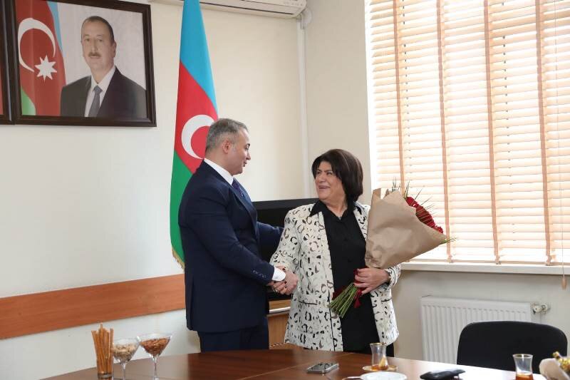 Rövşən Məmmədov Flora Xəlilzadəni AzTV-yə QAYTARDI