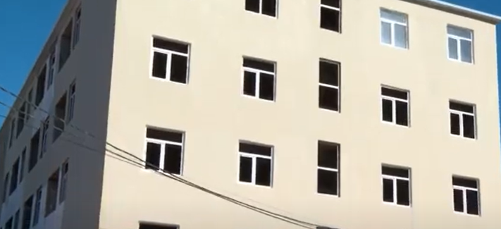 40 mənzilin 60 sahibi! İllərdir təhvil verilməyən binada sakinləri kim aldadıb? - VİDEO