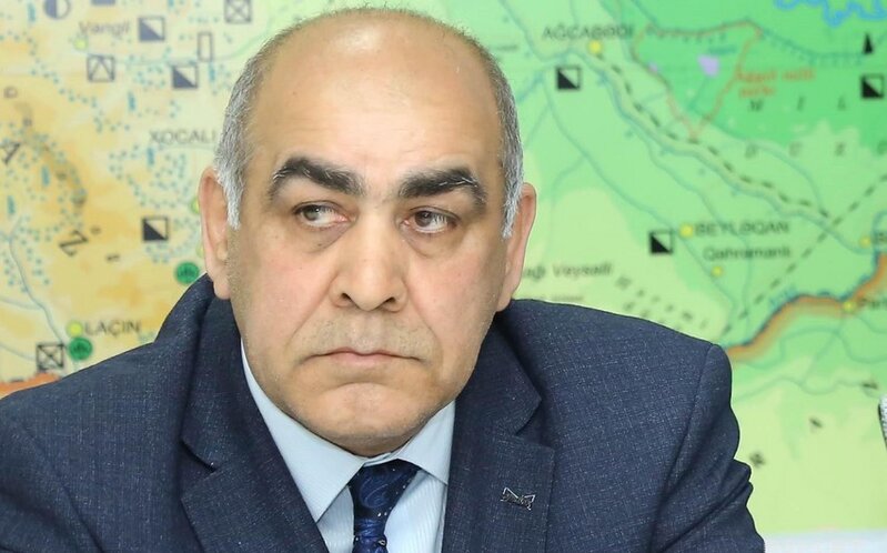 Nazir onu təqaüdə göndərdi (FOTO)