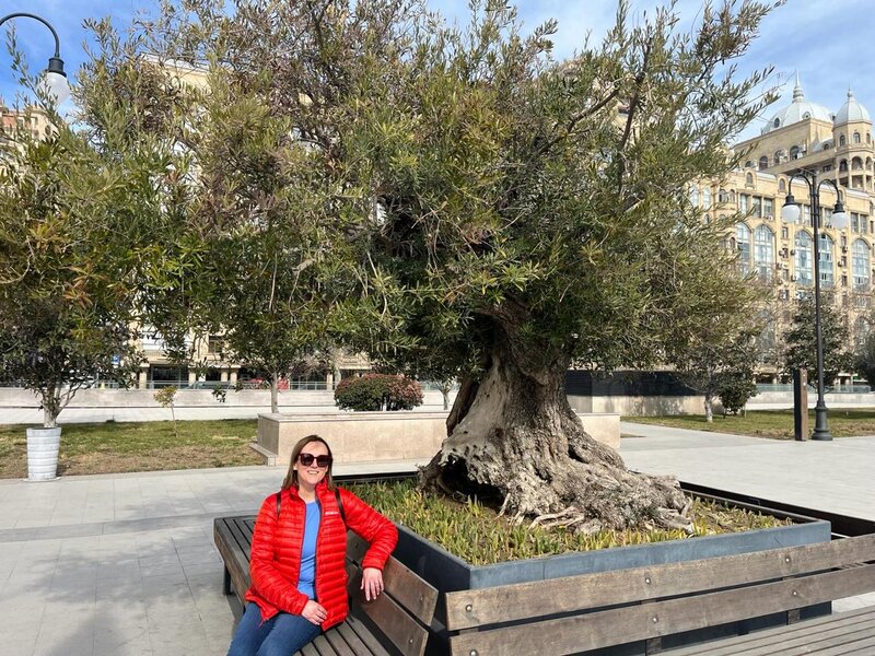 ABŞ səfirinin xanımı ilə Bakı gəzintisindən yeni - Fotolar