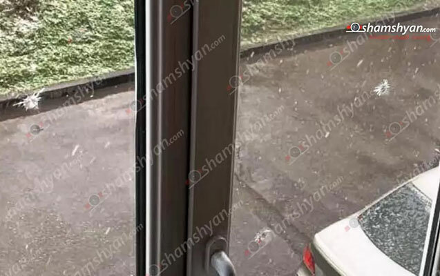 İrəvanda bələdiyyə binası atəşə tutuldu