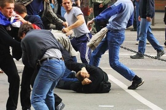 Bakıda sürücülər arasında dava olub: Xəsarət alan var