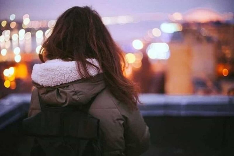 Bakıda anası 16 yaşlı qızı evdən qovdu