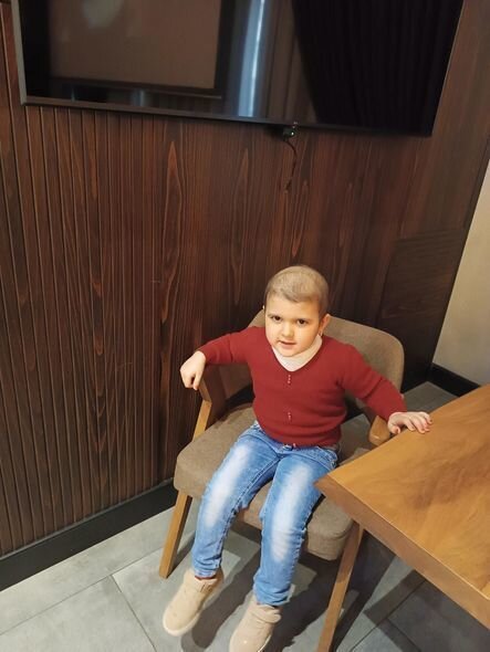 Altı yaşlı Əsmanın anası fəryad edir: "Yaşıdları ilə oynamaq üçün ağlayır, bizdən küsür" - FOTO