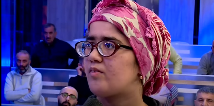 Evdən 2500 oğurlayıb türklə qaçan Seyidxanımdan ŞOK AÇIQLAMA - "Anam qaşıqla əlimi yandırıb" - FOTO