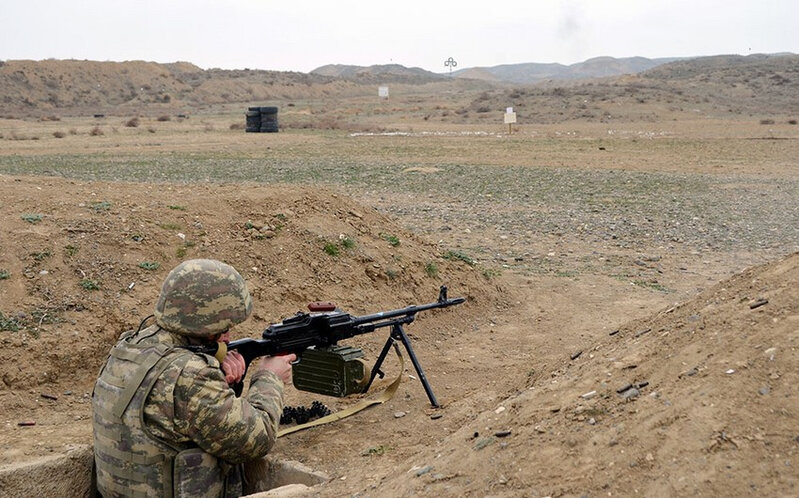 Hərbi vəzifəlilər atəşin aparılması üzrə tapşırıqları icra ediblər - VİDEO