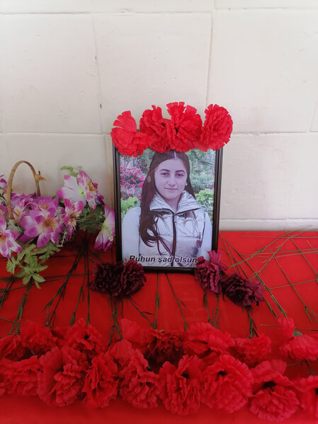 Azərbaycanda şagird qəfil vəfat edib - FOTO