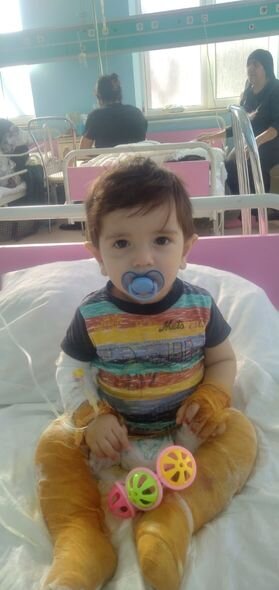 Bədəni yanan bir yaşlı Ömərin dəstəyə ehtiyacı var - FOTO