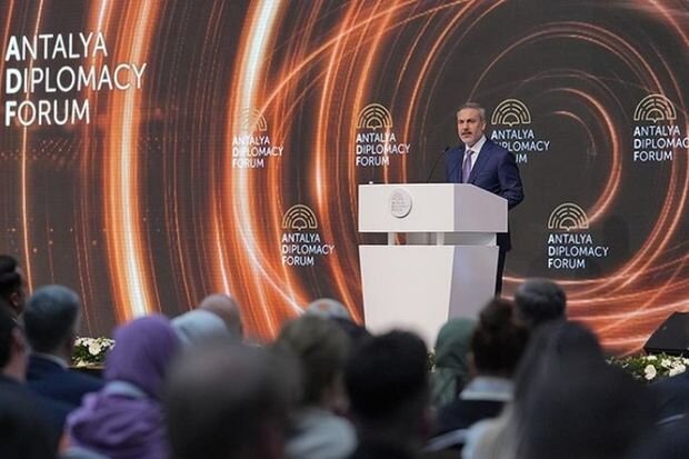 Hakan Fidan Sergey Lavrovla Qafqazdakı sülh prosesini müzakirə edib