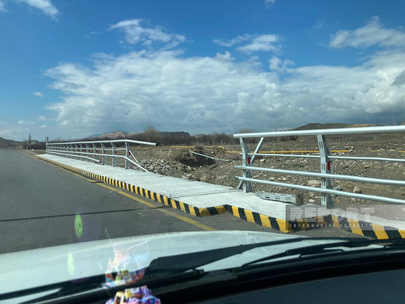 Ordubadda avtomobil çaya aşıb, sürücü və bir ailənin üç üzvü xəsarət alıb - FOTO