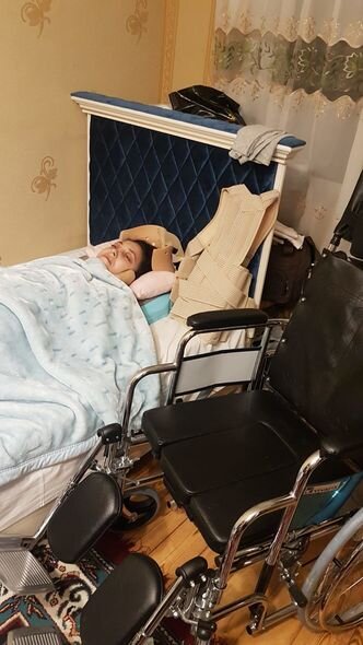 Düşdüyü qəzadan sonra yatağa məhkum olan Şahnazın dəstəyə ehtiyacı var - FOTO