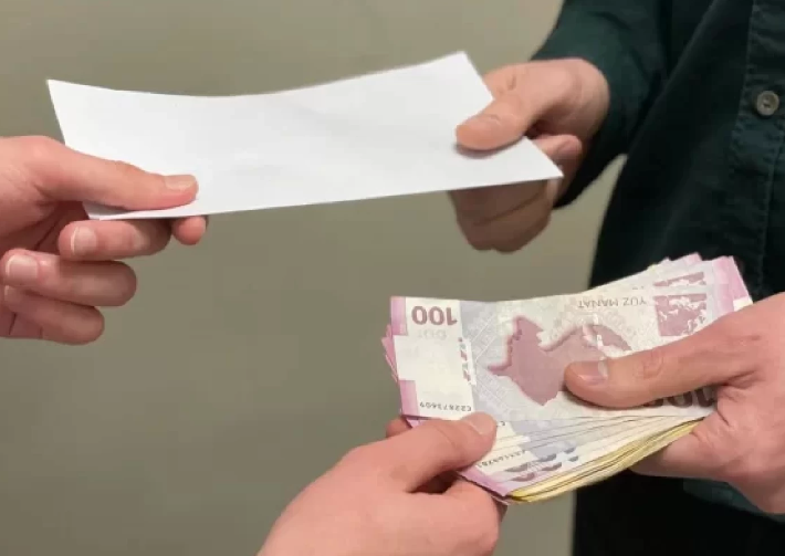 Saxta hərbi bilet vermək adı ilə pul tələb edən şəxs tutulub