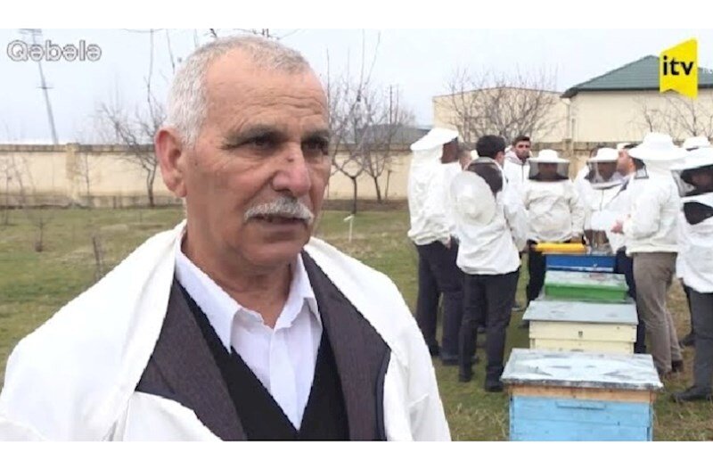 Üç övladı, səkkiz nəvəsi olan Azərbaycanın ən yaşlı tələbəsi — VİDEO