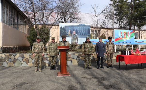 Hərbi Prokurorluq işçiləri Müdafiə Nazirliyinin yüksəkrütbəli vəzifəli şəxsləri ilə birgə Novruz bayramı ərəfəsində hərbi hissələrdə olublar