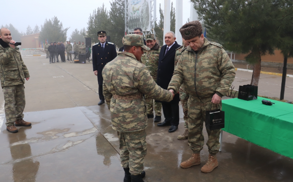 Hərbi Prokurorluq işçiləri Müdafiə Nazirliyinin yüksəkrütbəli vəzifəli şəxsləri ilə birgə Novruz bayramı ərəfəsində hərbi hissələrdə olublar