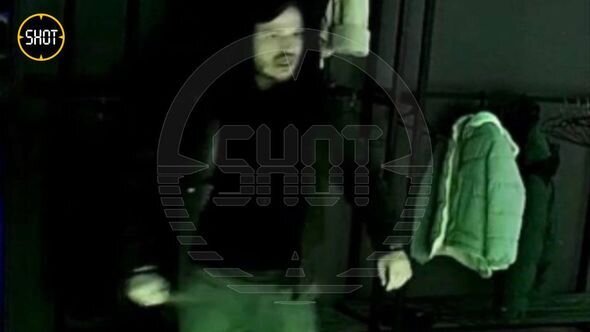 Bıçaqlı şəxs insanlara hücum edib: Yaralananlar var - ANBAAN VİDEO