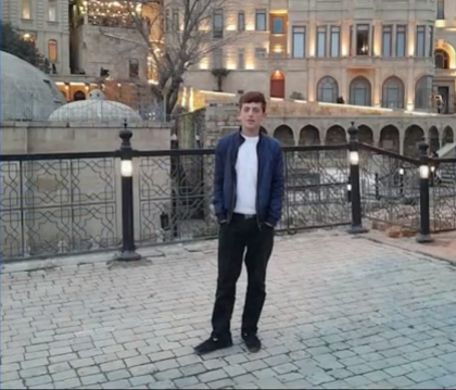 Azərbaycanda qonşusu tərəfindən döyülən 9-cu sinif şagirdi evdən qaçdı - FOTO