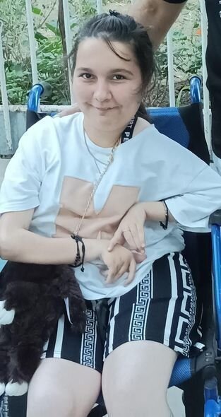 14 yaşlı Nərminin müalicəsi üçün 300 manata ehtiyacı var - FOTO