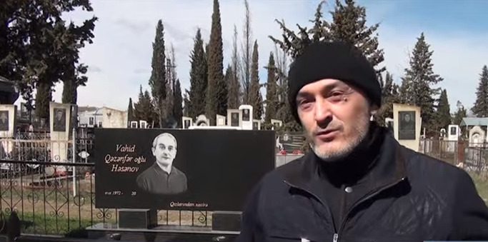 Azərbaycanda kişi sağ ola-ola özünə qəbir qazdırdı - VİDEO
