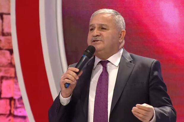 Azərbaycanda Əməkdar artistə 200 minlik avtomobil hədiyyə edildi - FOTO