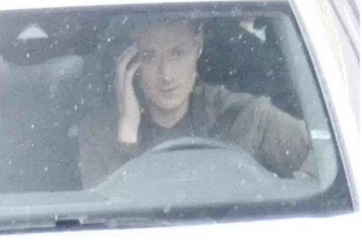 Başını qaşıyan sürücü 400 dollar cərimələndi