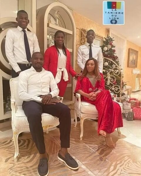 Məşhur futbolçu buna görə həyat yoldaşından boşandı - Foto