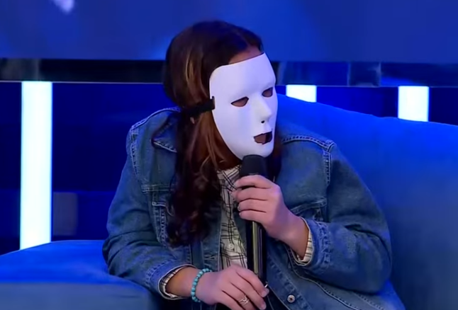 Azərbaycanda ana 16 yaşlı qızına işgəncə verib - VİDEO