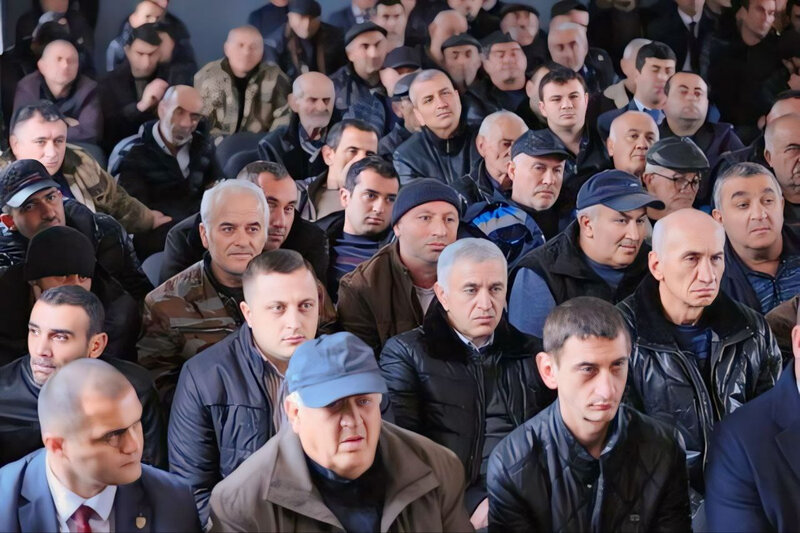 Paşinyan Tavuşdakı erməniləri "nəzarətə götürdü": Qazaxın işğaldakı kəndlərinə xüsusi polis dəstəsi göndərildi