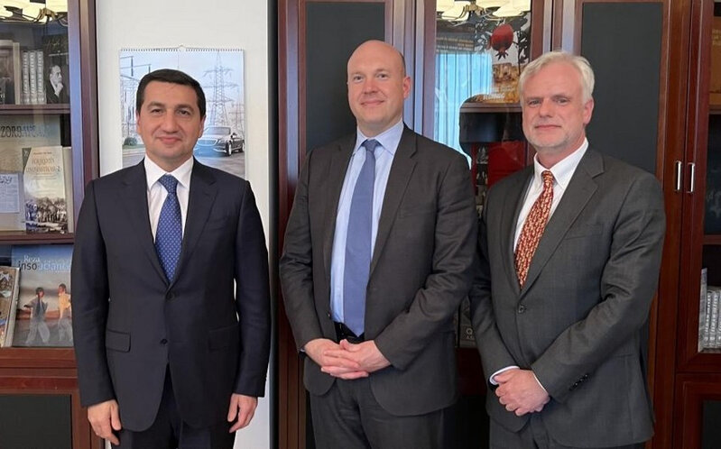 ABŞ-nin İran üzrə xüsusi elçisi Bakıda olub, Hikmət Hacıyevlə sanksiyaların tətbiqini müzakirə edib