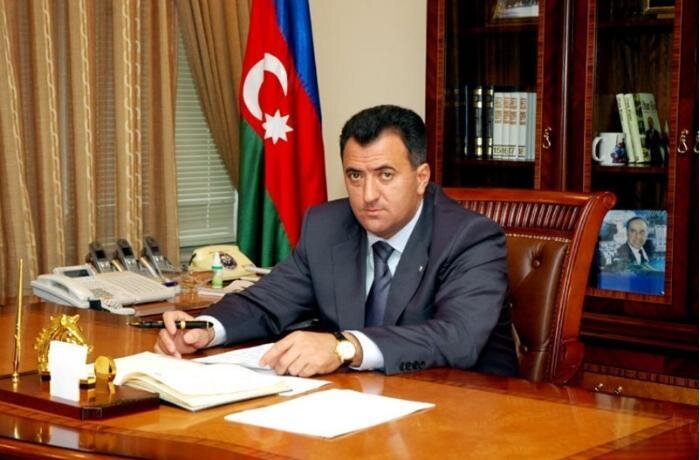 "Abdin Fərzəliyevin qəbuluna düşə bilmirəm, müavinləri məni ələ salaraq göndərirlər" – Qazi