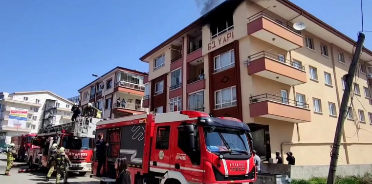 Kirayə pulunu ödəmədiyi evi yandırıb qaçdı - FOTOLAR