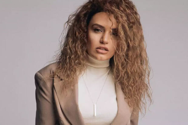 Çinarə "Qalatasaray"ın futbolçusuna ərə gedir?