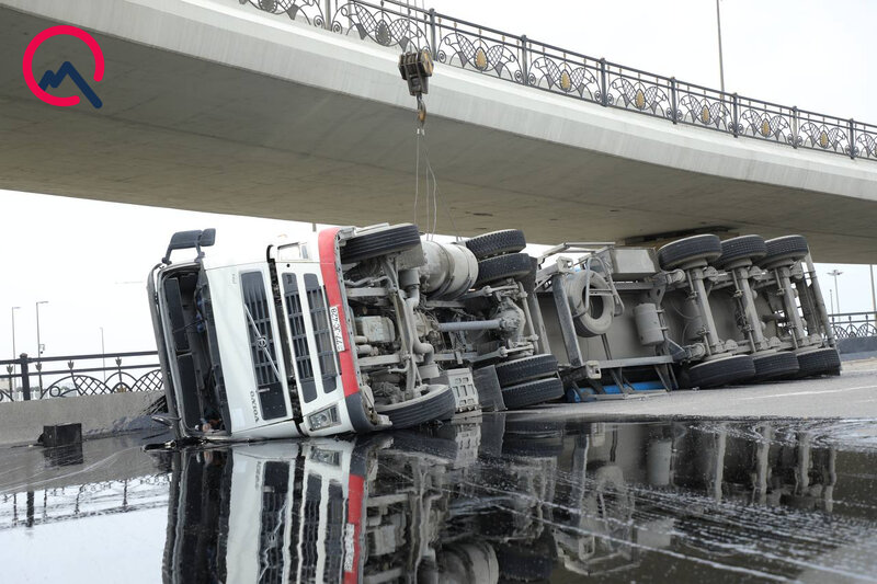 Heydər Əliyev prospektindəki qəza yerindən - Video - Fotolar