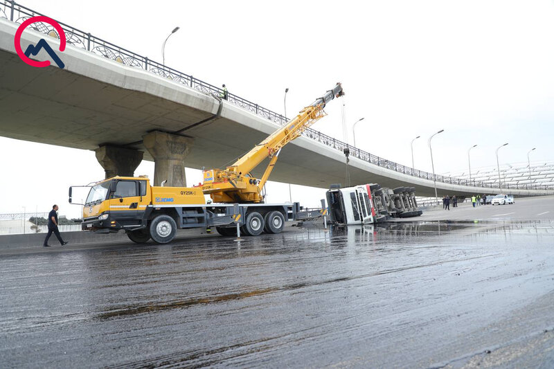 Heydər Əliyev prospektindəki qəza yerindən - Video - Fotolar